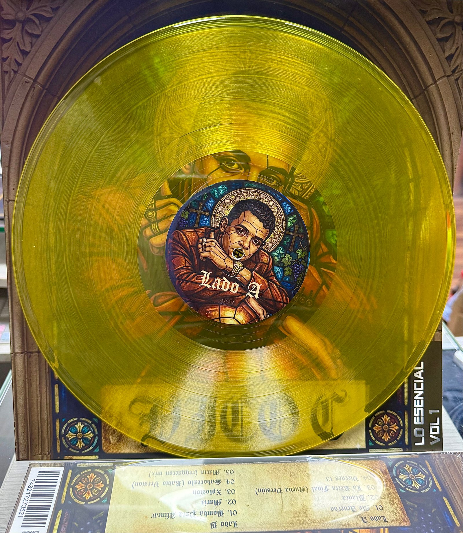 VICO C - Lo Esencial Vol. 1 (Translucent Yellow Glass Vinyl) (No Oficial) - Imagen 4